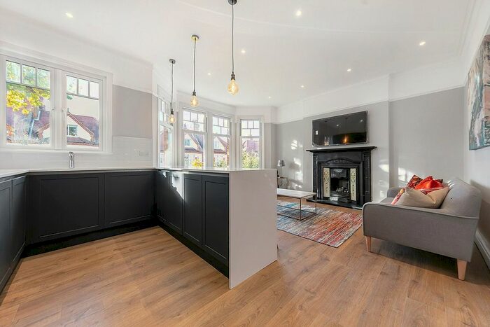 2 Bedroom Flat To Rent In Enmore Road, London, SW15