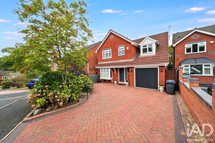 4 Bedroom Detached House For Sale In Stacey Grange Gardens, Birmingham, B45