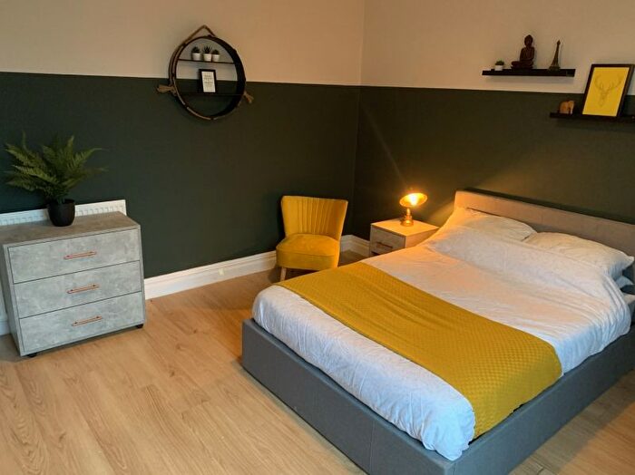 6 Bedroom Terraced House To Rent In Stanmore Place, Burley, Leeds, LS4