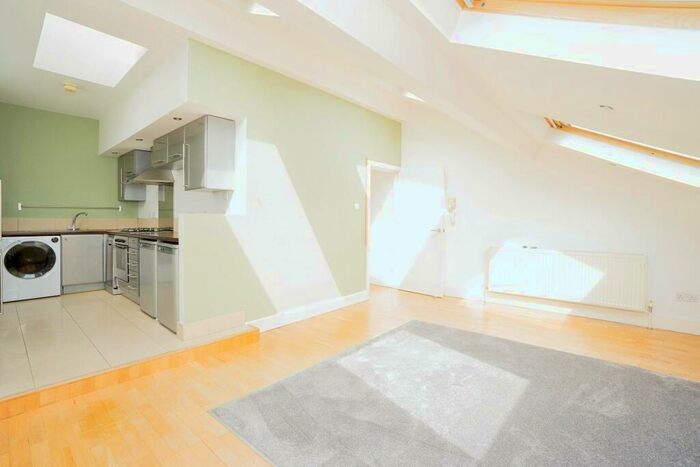 2 Bedroom Apartment To Rent In Greenheys Road, Liverpool, Merseyside, L8