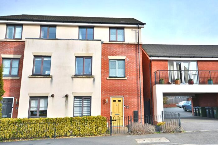 4 Bedroom Semi-Detached House For Sale In Aspen Road, Eden Park, CV21