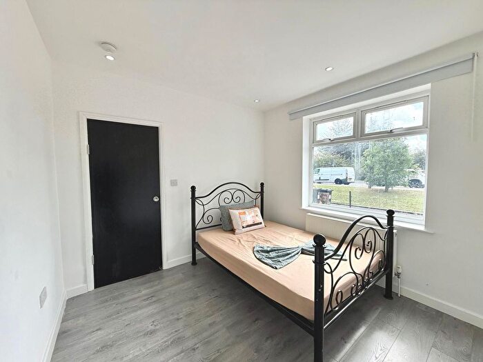 5 Bedroom Terraced House To Rent In Blewitts Cottages, New Road, Rainham, Essex, RM13