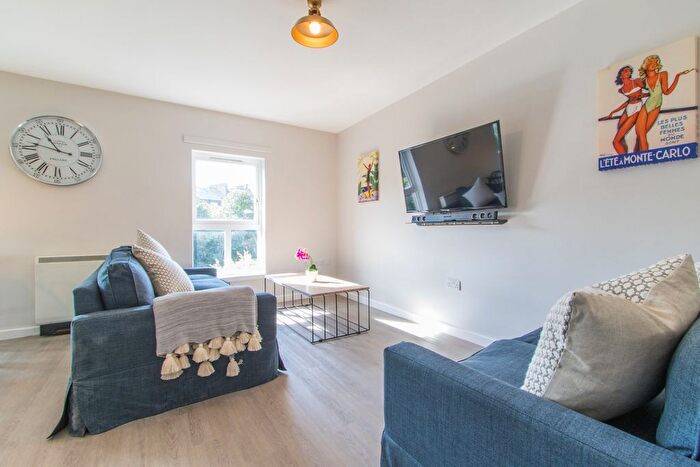 4 Bedroom Flat To Rent In Morrison Circus, Edinburgh, EH3