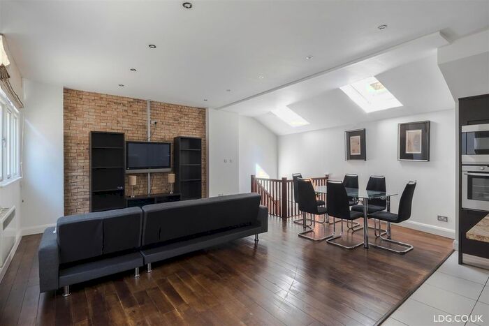 2 Bedroom Flat To Rent In Rathbone Street, Fitzrovia, W1T