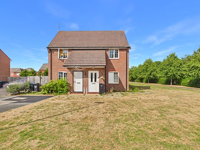 1 Bedroom Maisonette For Sale In Medora Close, Market Harborough, Leicestershire, LE16