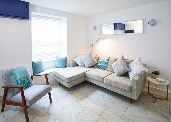 2 Bedroom Cottage For Sale In High Street, Staithes, Saltburn-By-The-Sea, TS13