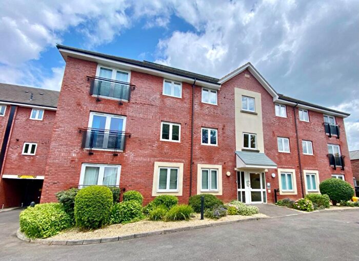 2 Bedroom Flat For Sale In Alexandra Park, Fishponds, Bristol, BS16