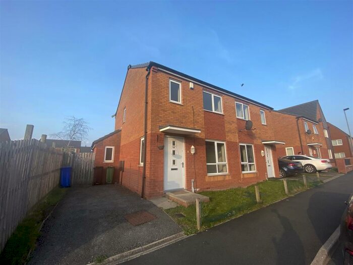 2 Bedroom Semi-Detached House To Rent In Metcombe Way, Beswick, M11