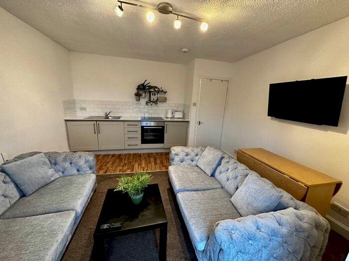 1 Bedroom Flat To Rent In Mains Road, Dundee, DD3