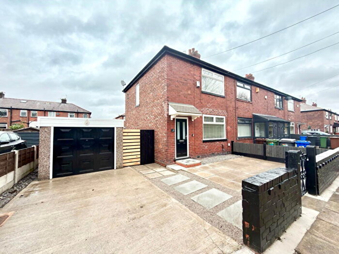 2 Bedroom End Of Terrace House To Rent In Lake Road, Denton, Manchester, M34