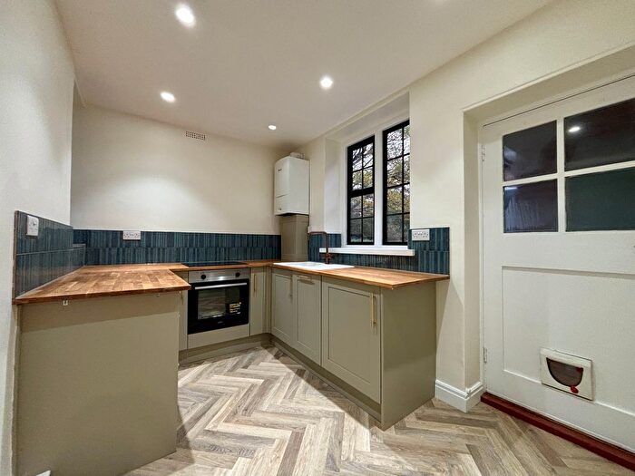 1 Bedroom Flat To Rent In Southend Road, Beckenham, BR3