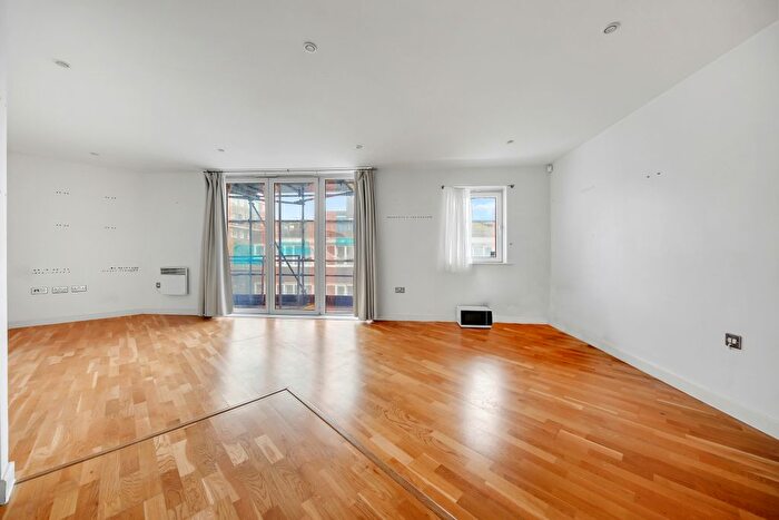 1 Bedroom Flat For Sale In Basire Street, London, N1