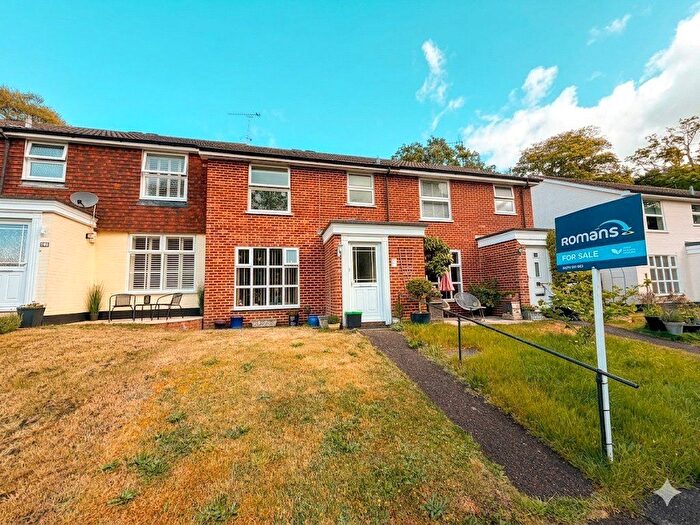 3 Bedroom End Terrace House For Sale In Valroy Close, Camberley, Surrey, GU15