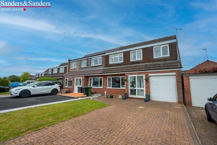 4 Bedroom Semi Detached House For Sale In Alcocks Road, Alcester, B49