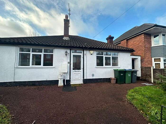 3 Bedroom Detached Bungalow To Rent In Goldicroft Road, Wednesbury, WS10