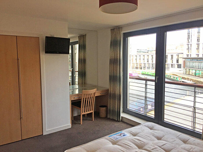 3 Bedroom Flat To Rent In Lower Gilmore Bank, Fountainbridge, Edinburgh, EH3