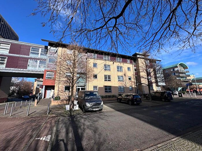 2 Bedroom Apartment To Rent In Errol Gardens, Glasgow, G5