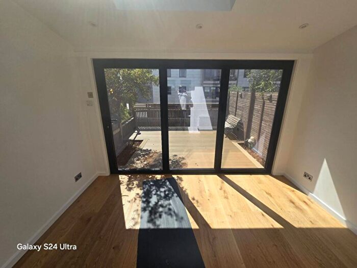 2 Bedroom End Of Terrace House To Rent In Rosendale Way, Camden, London, NW1