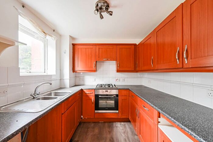2 Bedroom Flat For Sale In Beckton, Beckton, London, E6