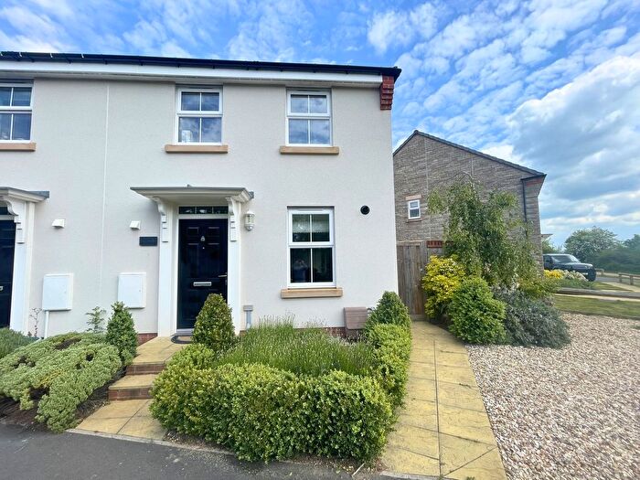 3 Bedroom Semi Detached House For Sale In Foxglove Road, Somerton, TA11