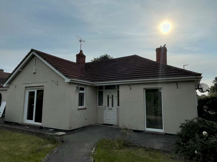 3 Bedroom Bungalow To Rent In Bath Road, Frome, BA11