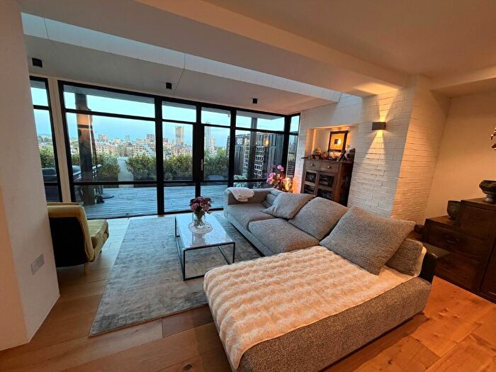 3 Bedroom Apartment For Sale In Wapping High Street, London, E1W
