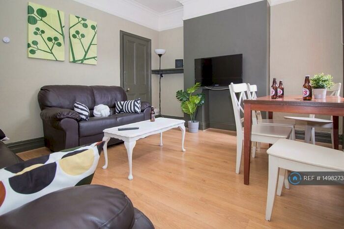 4 Bedroom Terraced House To Rent In Sweetbriar Road, Leicester, LE3