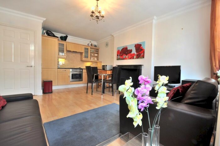 1 Bedroom Flat To Rent In Charlotte Street, London, W1T
