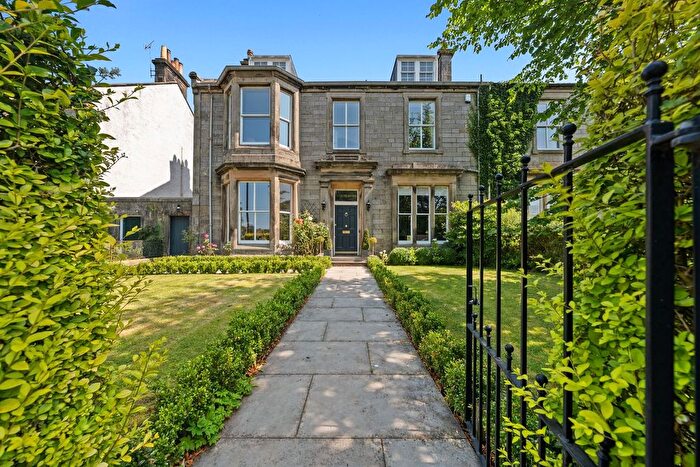 6 Bedroom Semi Detached House For Sale In Victoria Place, Stirling, FK8