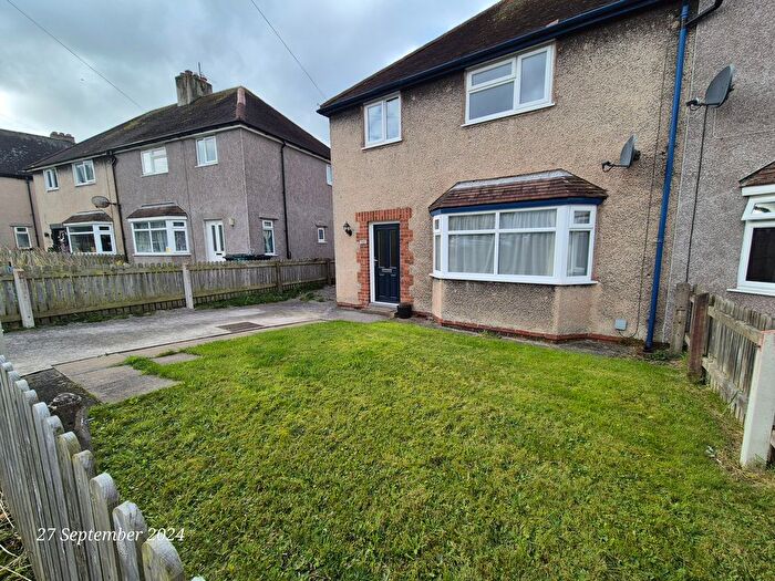 3 Bedroom Semi-Detached House To Rent In Ffordd Dyffryn, Colwyn Bay, LL28