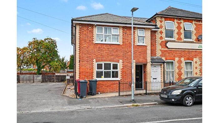 1 Bedroom Flat For Sale In A Elm Park Road, Reading, Berkshire, RG30