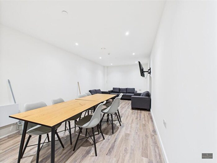 8 Bedroom Flat To Rent In New North Road, Exeter, EX4