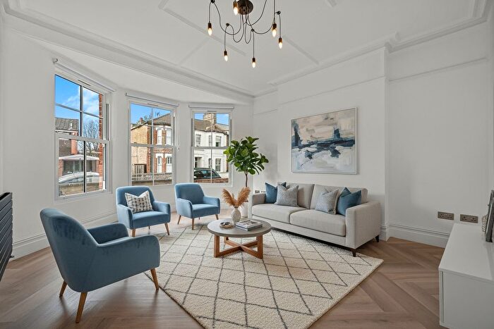 1 Bedroom Flat To Rent In Erpingham Road, West Putney, SW15