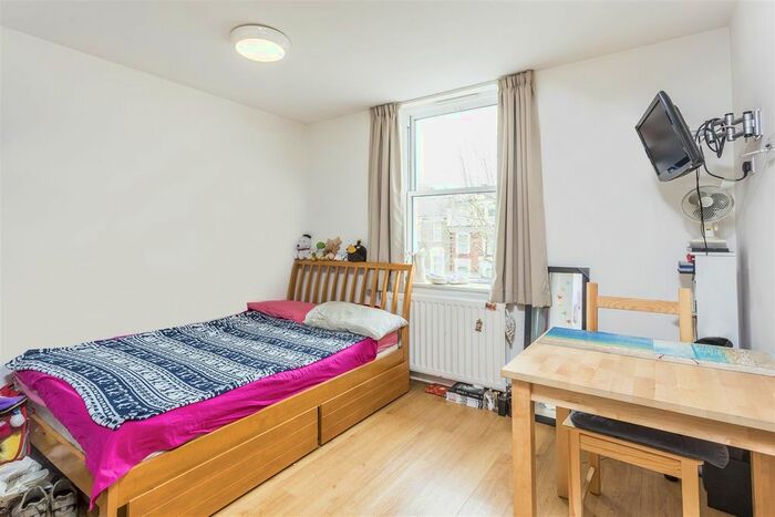 Studio To Rent In Shepherds Bush Road, Brook Green, London, W6
