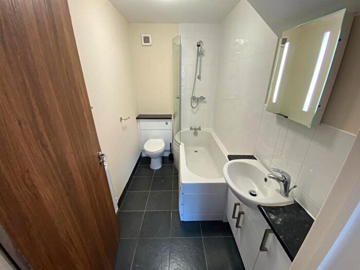 2 Bedroom Apartment To Rent In Clarendon Mews, Clarendon Street, Earlsdon, Coventry, CV5