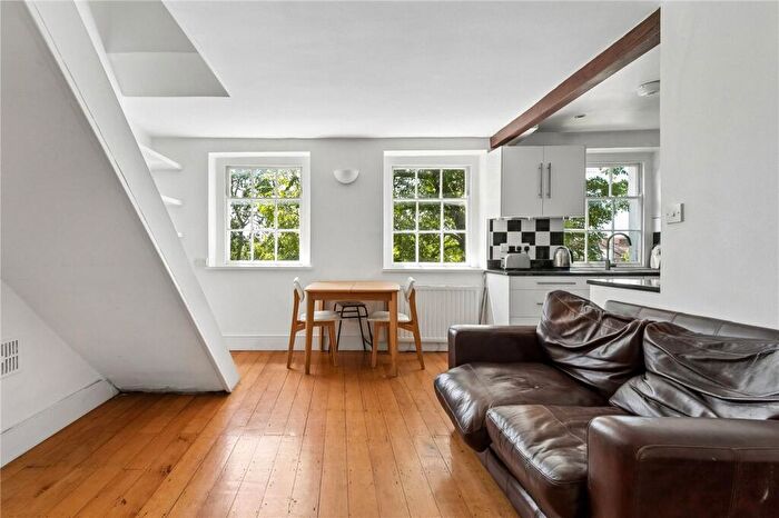 2 Bedroom Apartment For Sale In Clapton Terrace, London, E5