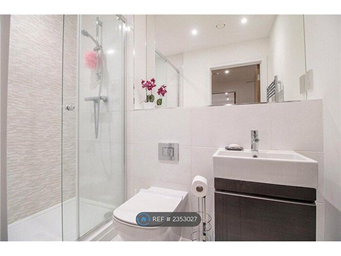 1 Bedroom Flat To Rent In Desborough Road, High Wycombe, HP11