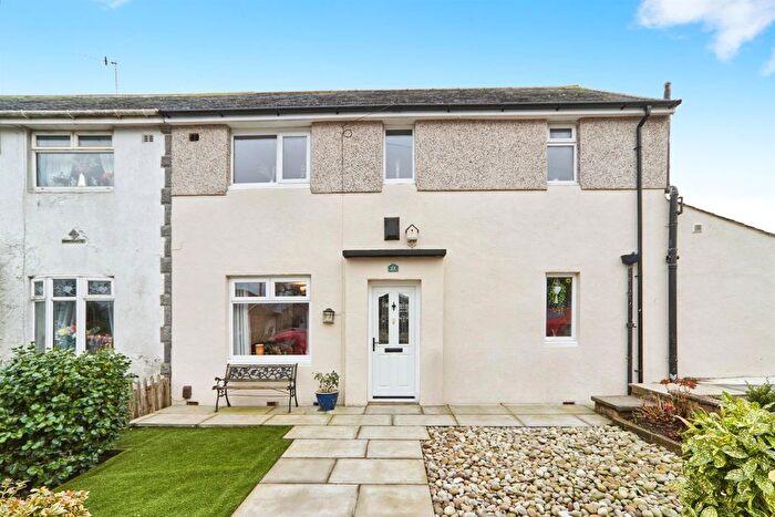 3 Bedroom Semi-Detached House For Sale In Hill Crest Road, Denholme, Bradford, BD13