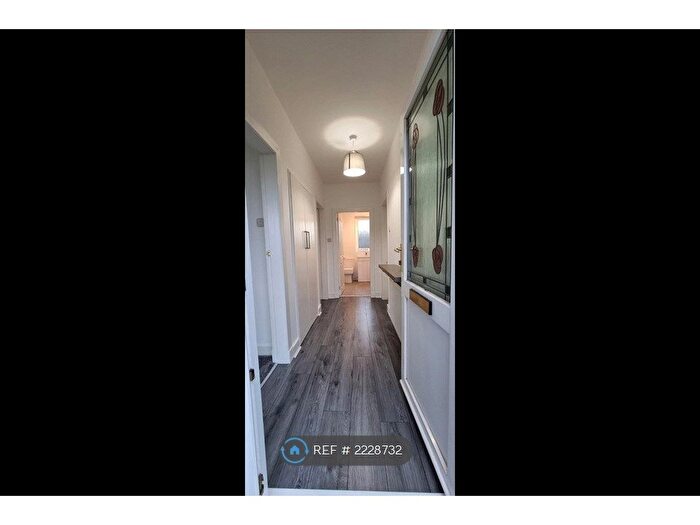 2 Bedroom Flat To Rent In Elm Road, Clydebank, G81