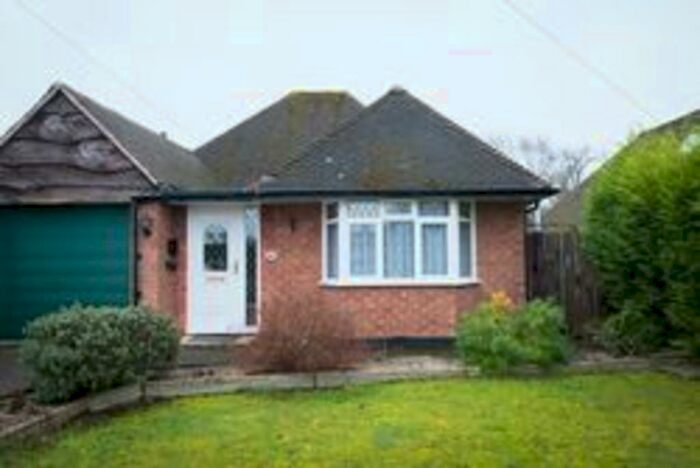 2 Bedroom Detached Bungalow To Rent In Hillside Road, Four Oaks, B74