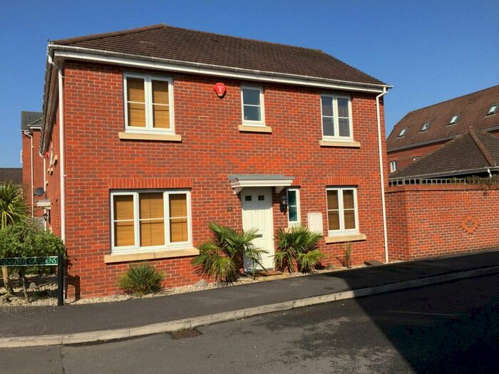 3 Bedroom Semi-Detached House To Rent In Grenadier Gardens Thatcham, RG19