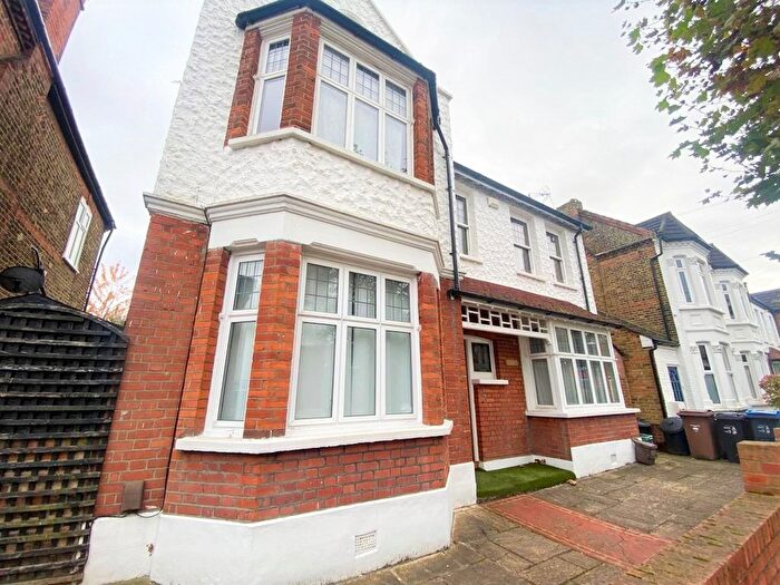 4 Bedroom Detached House To Rent In Southdown Road, London, SW20