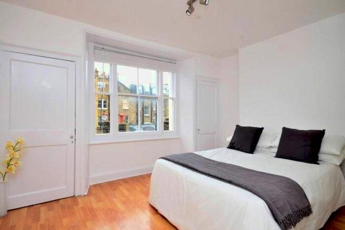 2 Bedroom Flat To Rent In Nottingham Place, Marylebone, London, W1U