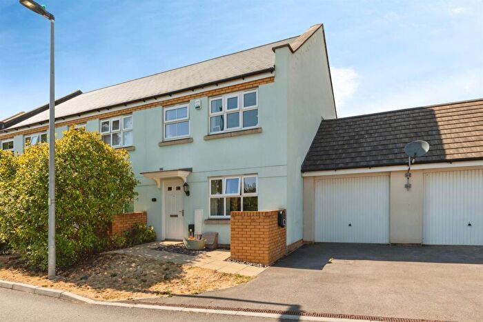 3 Bedroom End Of Terrace House For Sale In Great Pease Park, Patchway, Bristol, BS34