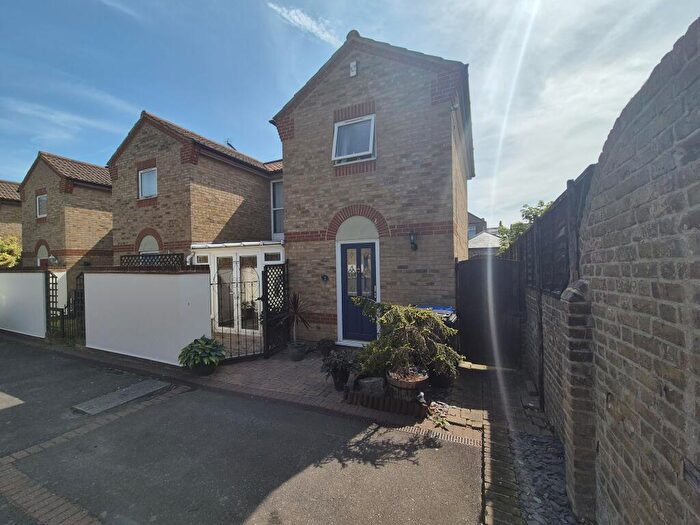 2 Bedroom End Of Terrace House For Sale In Albion Court, Ramsgate, CT11