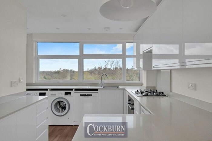 2 Bedroom Flat To Rent In Mottingham Lane, London, SE9