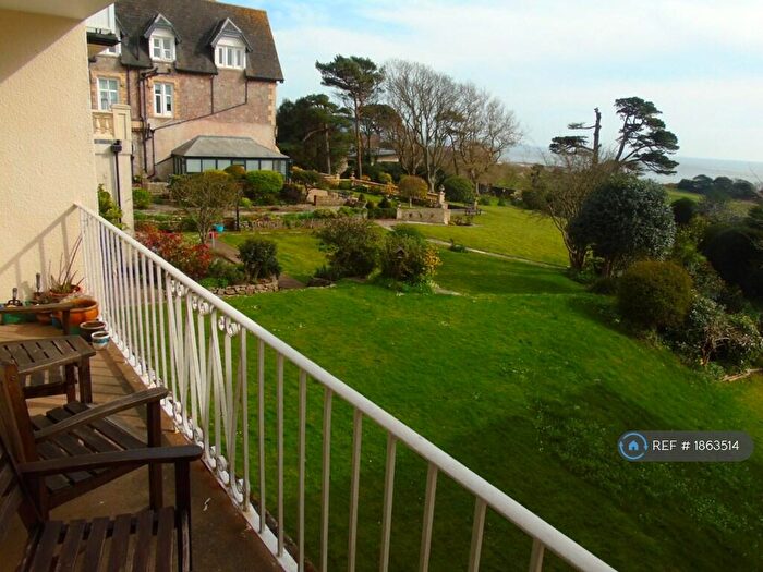 2 Bedroom Flat To Rent In Madeira Court, Exmouth, EX8