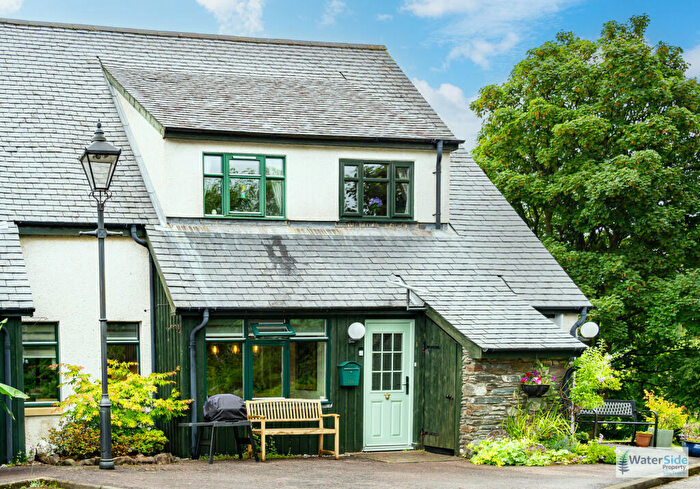 3 Bedroom Maisonette For Sale In Cromlech Road, Sandbank, Argyll And Bute, PA23