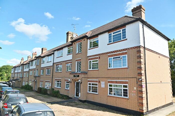 2 Bedroom Flat For Sale In Churchview Road, Twickenham, TW2