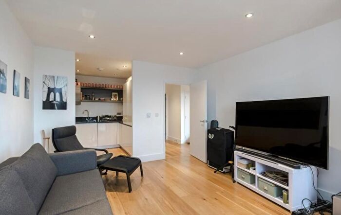1 Bedroom Flat To Rent In Chiltern Street, Marylebone, London, W1U